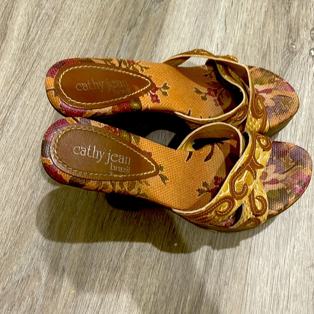 Size 7 Cathy Jean Wedge